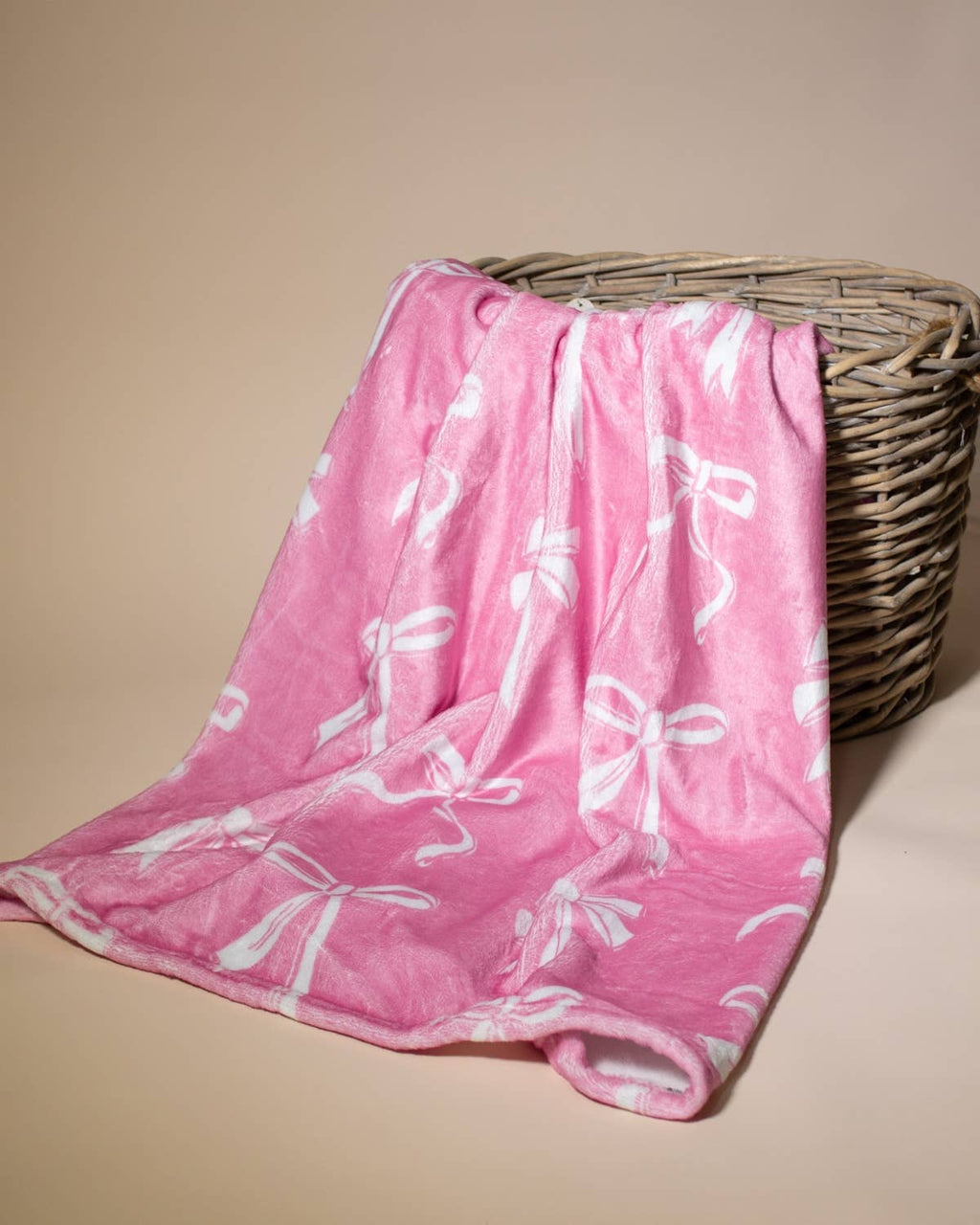 Hannah Bow Throw | 50x60