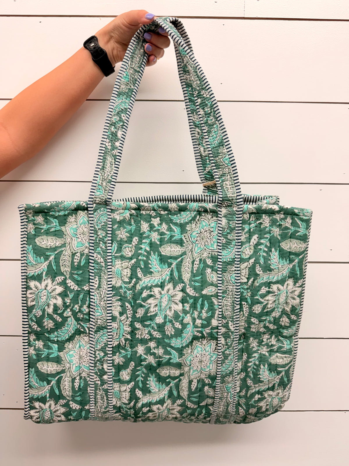 Willow Grove Quilted Tote | Large